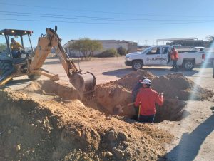 Instalación de toma de agua para cementerio, en Comisaría de Puerto Libertad.
